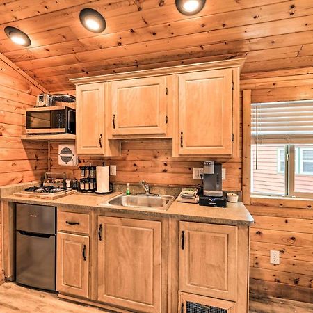 Beautiful New Bern Studio Cabin With Fire Pit! Exterior photo