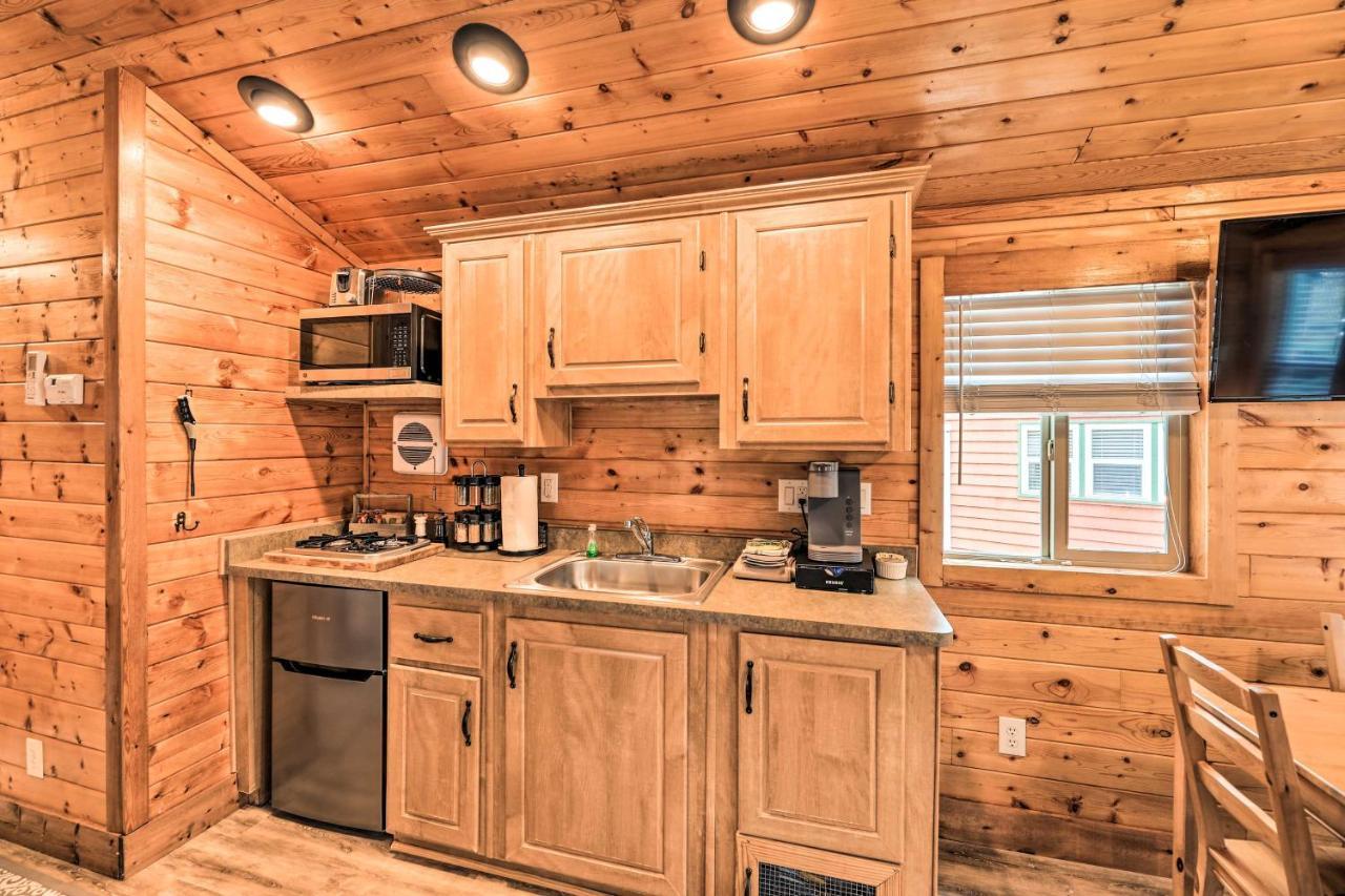 Beautiful New Bern Studio Cabin With Fire Pit! Exterior photo