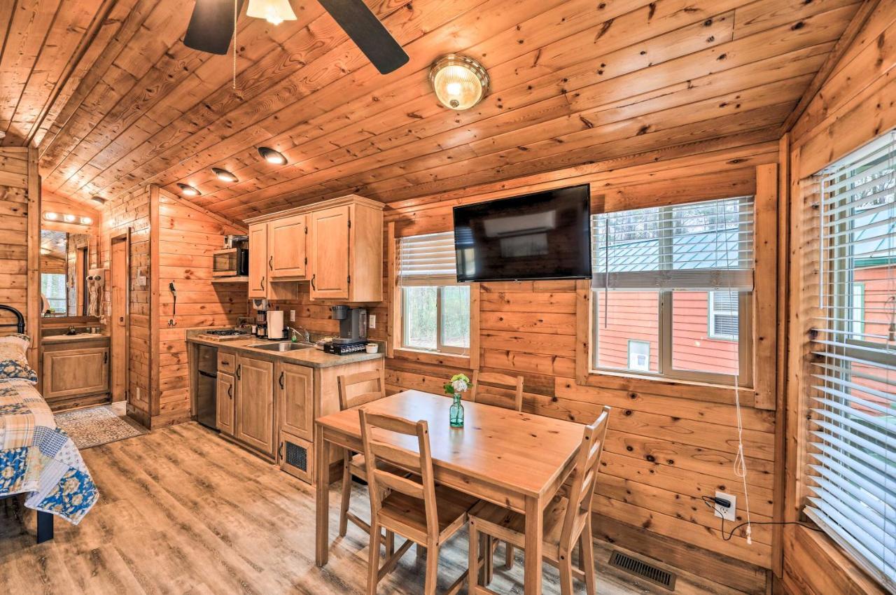 Beautiful New Bern Studio Cabin With Fire Pit! Exterior photo