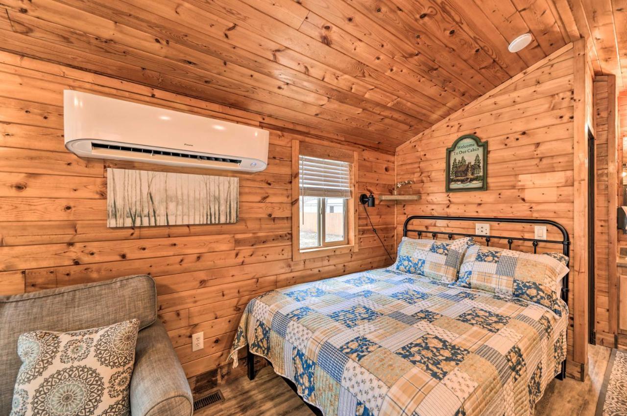 Beautiful New Bern Studio Cabin With Fire Pit! Exterior photo